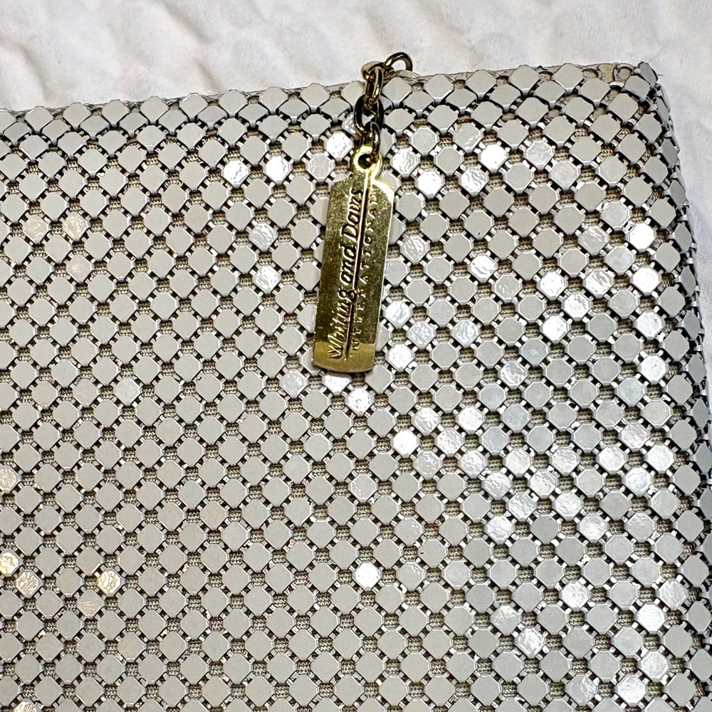 Whiting & Davis VINTAGE Cushioned White Mesh Wristlet Clutch EUC GORGEOUSLY COOL